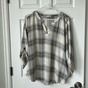 Maurices Atwood roll tab blouse xl